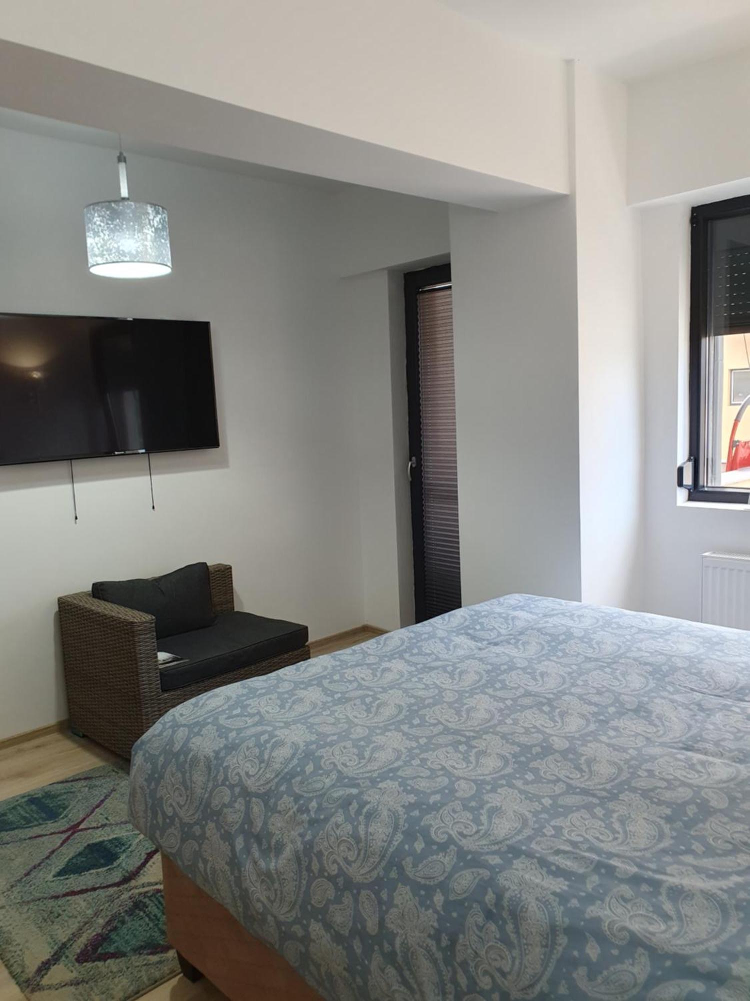Apartament Castelul Bran Râmnicu Vâlcea エクステリア 写真