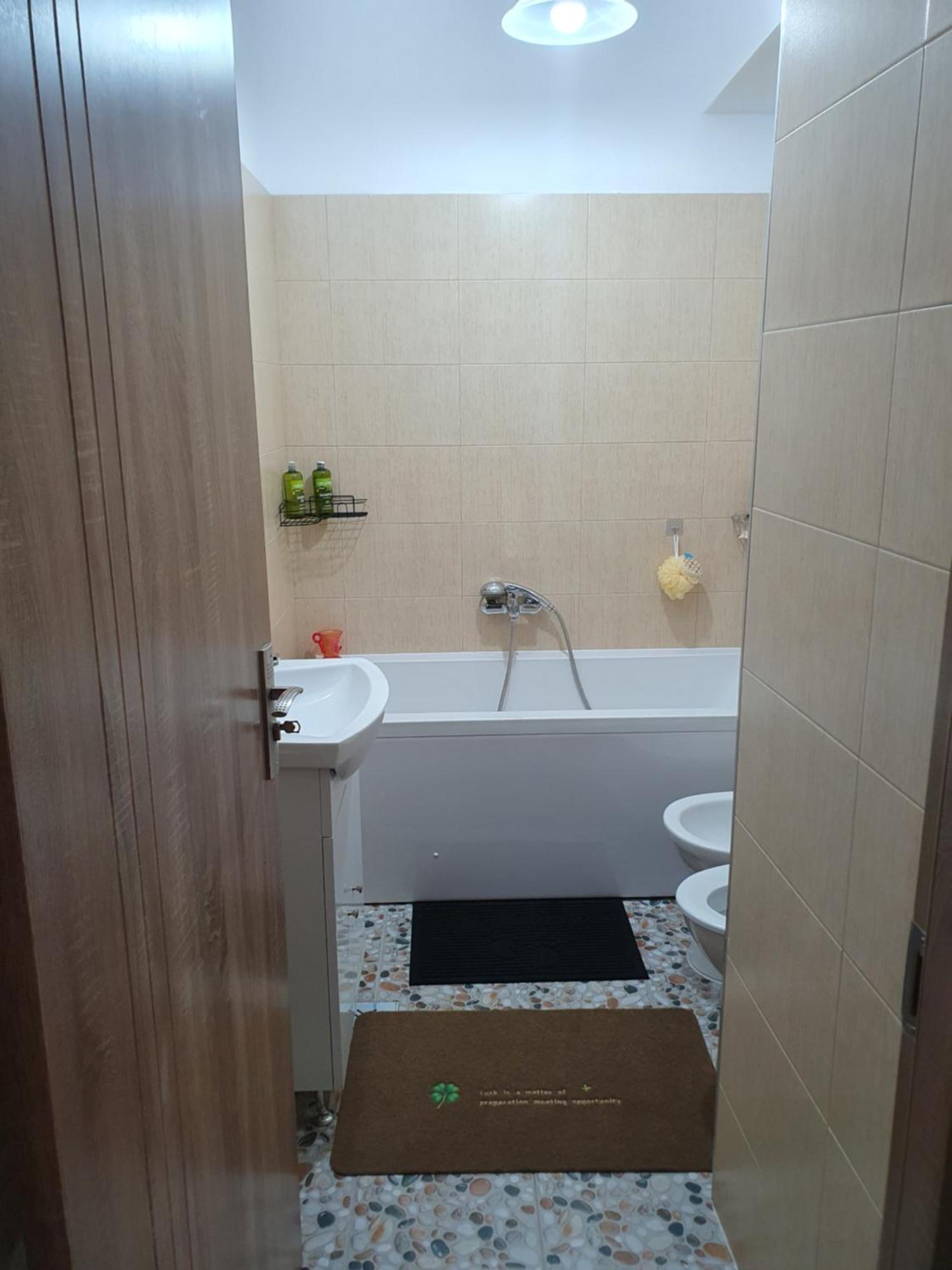 Apartament Castelul Bran Râmnicu Vâlcea エクステリア 写真