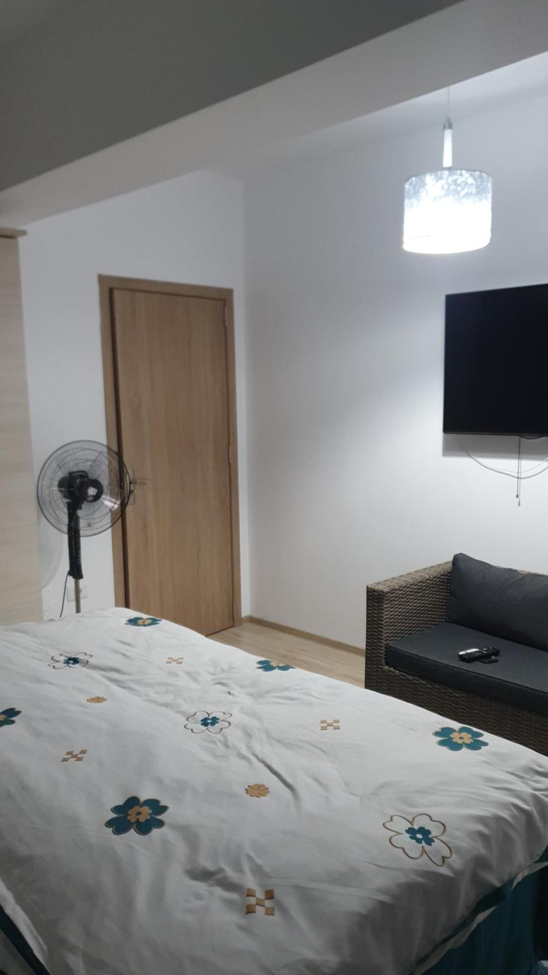 Apartament Castelul Bran Râmnicu Vâlcea エクステリア 写真