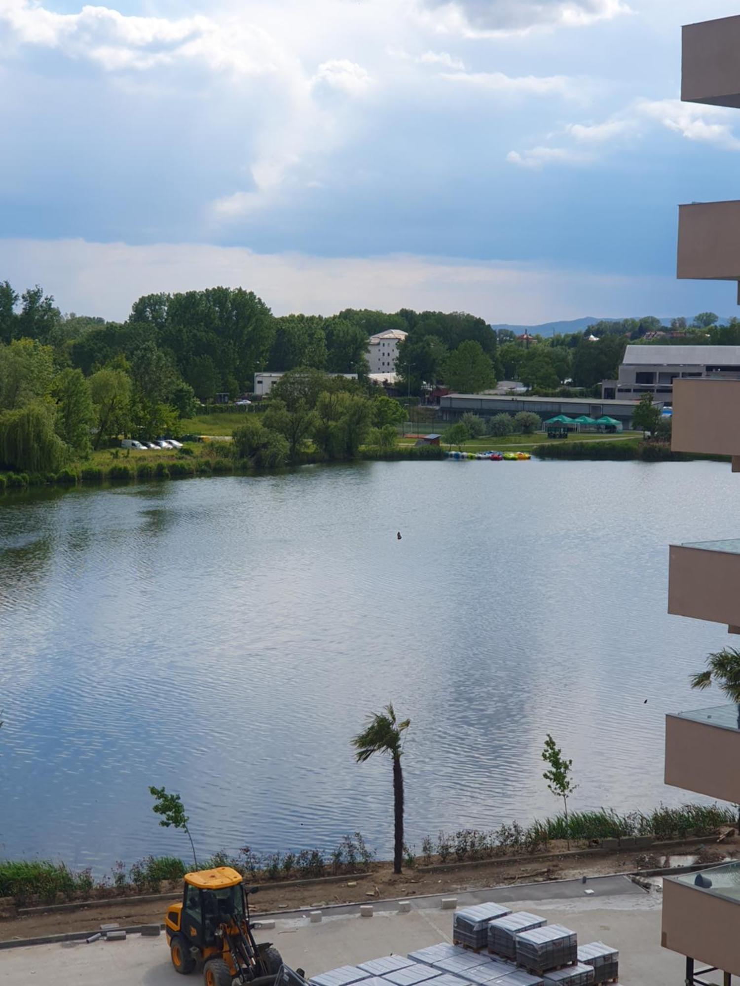 Apartament Castelul Bran Râmnicu Vâlcea エクステリア 写真