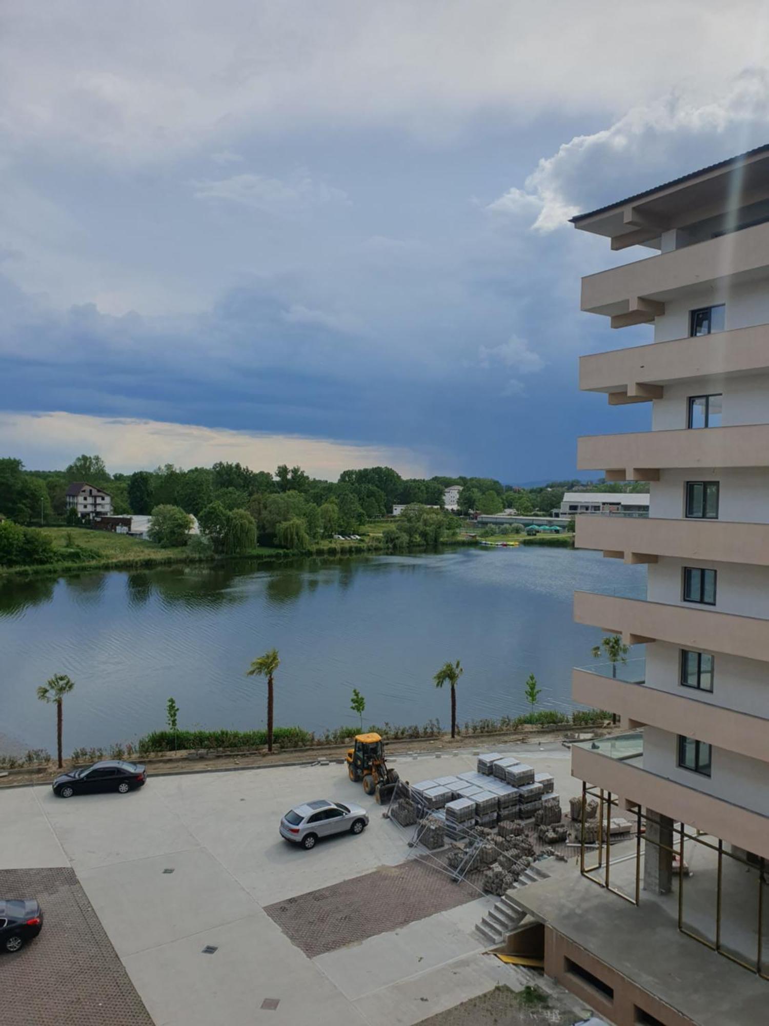 Apartament Castelul Bran Râmnicu Vâlcea エクステリア 写真